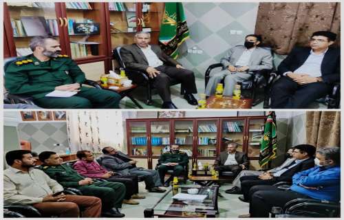 صاحبان انقلاب و کسانی که برای این انقلاب از جان خود گذشته اند ؛ پای آرمان های آن ایستاده اند .